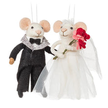 Load image into Gallery viewer, Bride Mouse Ornament with Flowers
