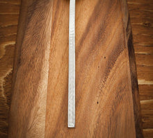 Load image into Gallery viewer, Pate Spreader with Hammered Finish Handle