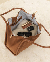Load image into Gallery viewer, Sutton Shoulder Bag - Tan