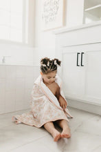 Load image into Gallery viewer, Kiana Premium Knit Hooded Towel