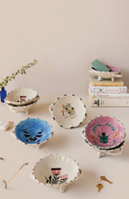 Load image into Gallery viewer, Catbloom Footed Bowl