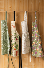 Load image into Gallery viewer, Fern & Frond Spruce Apron