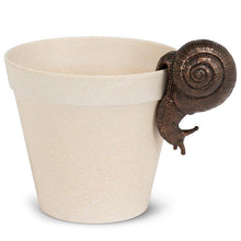 Load image into Gallery viewer, Hanging Snail
