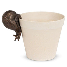 Load image into Gallery viewer, Hanging Snail
