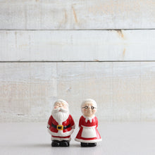 Load image into Gallery viewer, Mr &amp; Mrs Claus Salt &amp; Pepper Shaker
