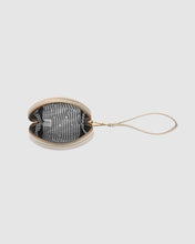Load image into Gallery viewer, Paige Purse - Oat
