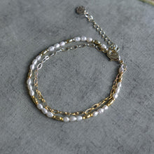 Load image into Gallery viewer, Addie Pearl Bracelet - Gold/White Pearl
