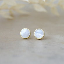 Load image into Gallery viewer, Alluring Studs - Gold/Mother Of Pearl
