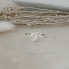 Load image into Gallery viewer, Antoinette Ring - Silver/Mother Of Pearl
