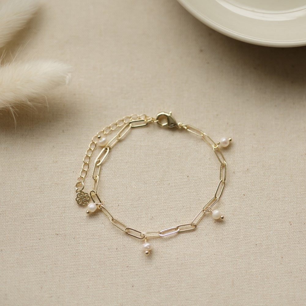 Beatrice Bracelet - Gold/White Pearl