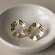 Load image into Gallery viewer, Bold Contour Earrings- Gold
