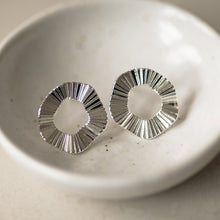 Load image into Gallery viewer, Bold Contour Earrings- Silver
