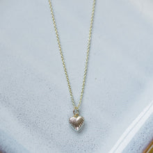 Load image into Gallery viewer, Coastal Kiss Necklace - Gold
