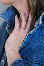Load image into Gallery viewer, Curio Ring- Gold
