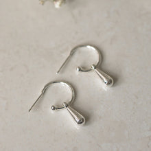 Load image into Gallery viewer, Drape Hoops- Silver

