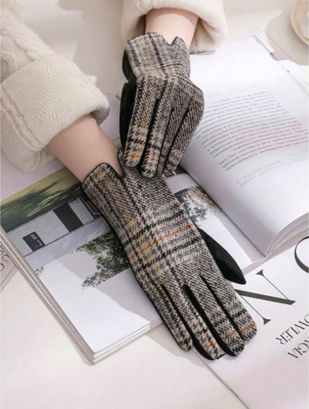 Black Plaid Touch Screen Gloves