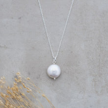 Load image into Gallery viewer, Liv Necklace - Silver/White Pearl
