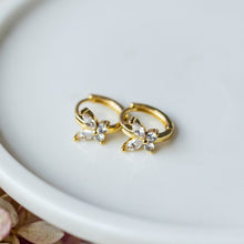 Load image into Gallery viewer, Papillon Hoops - Gold
