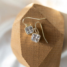 Load image into Gallery viewer, Radiance Earrings - Gold/Clear
