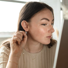Load image into Gallery viewer, Radiance Earrings - Gold/Clear
