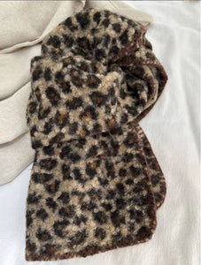 Gwen Leopard Cozy Scarf