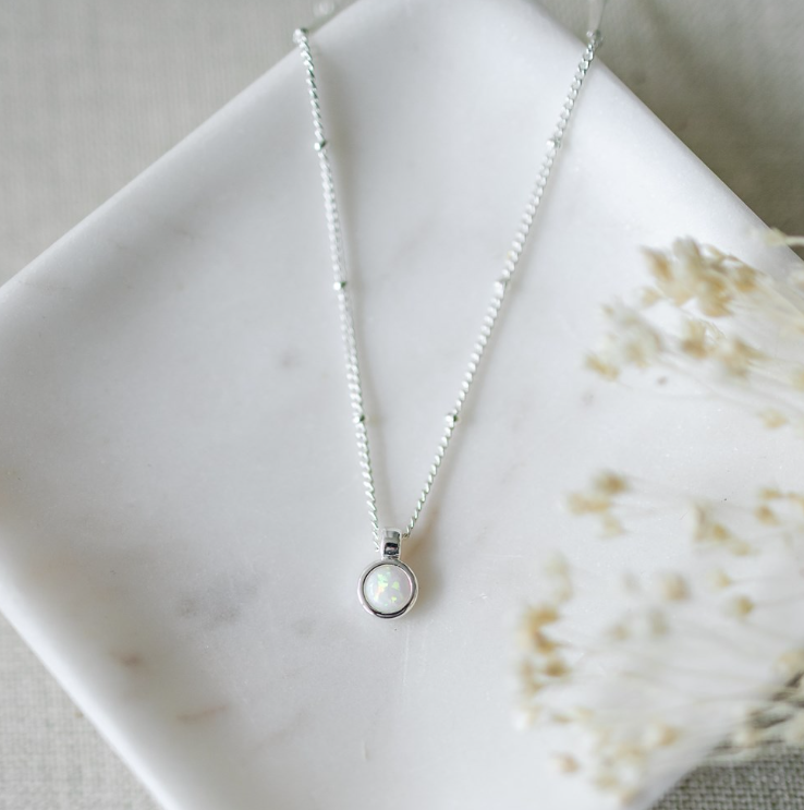 Ona Necklace - Silver/Opalite