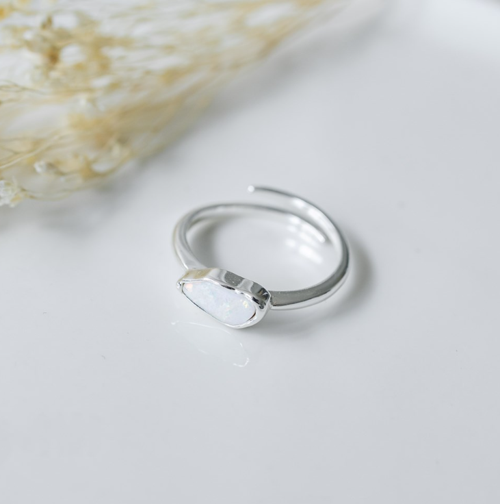 Opal Pebble Ring - Silver/Opalite