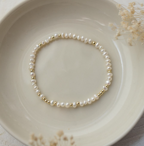 Serella Bracelet - Gold/White Pearl