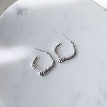 Load image into Gallery viewer, Zin Hoops - Silver
