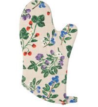 Load image into Gallery viewer, Berry Bramble Oven Mitt Pair
