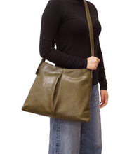 Load image into Gallery viewer, Journee Crossbody - Black
