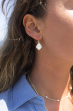 Load image into Gallery viewer, Evora Earrings - Gold/Mother of Pearl
