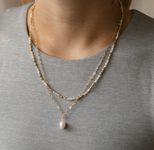 Load image into Gallery viewer, Adeline Pearl Necklace - Gold/White Pearl
