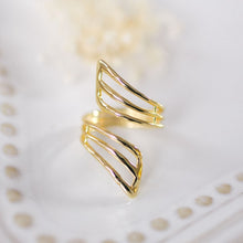 Load image into Gallery viewer, Sinuous Ring - Gold
