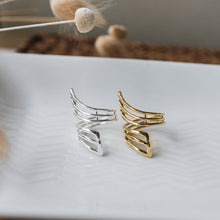 Load image into Gallery viewer, Sinuous Ring - Gold
