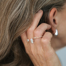 Load image into Gallery viewer, Stone Sister Ring - Silver/Mother Of Pearl
