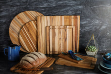 Load image into Gallery viewer, TEAKHAUS Essential 14" x 9" Cutting/Serving Board
