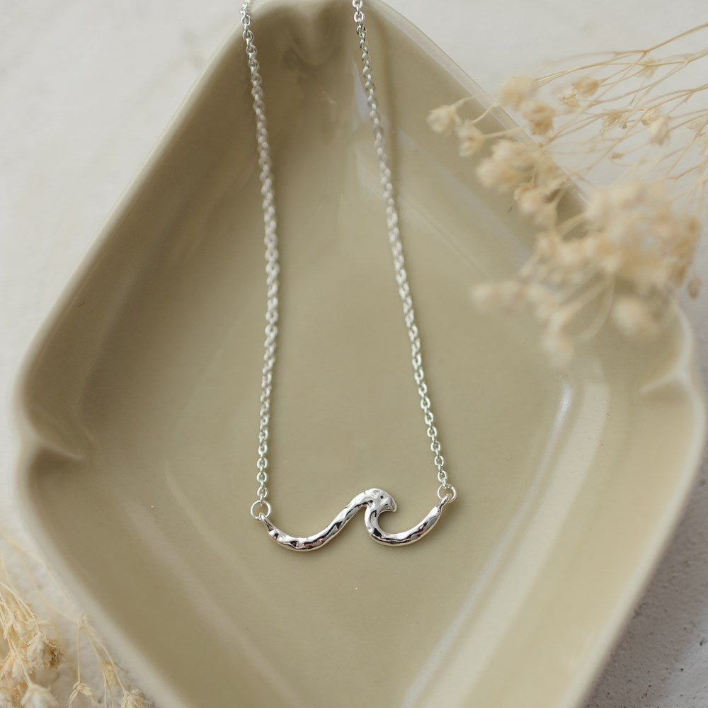 Tiny Wave Necklace - Silver