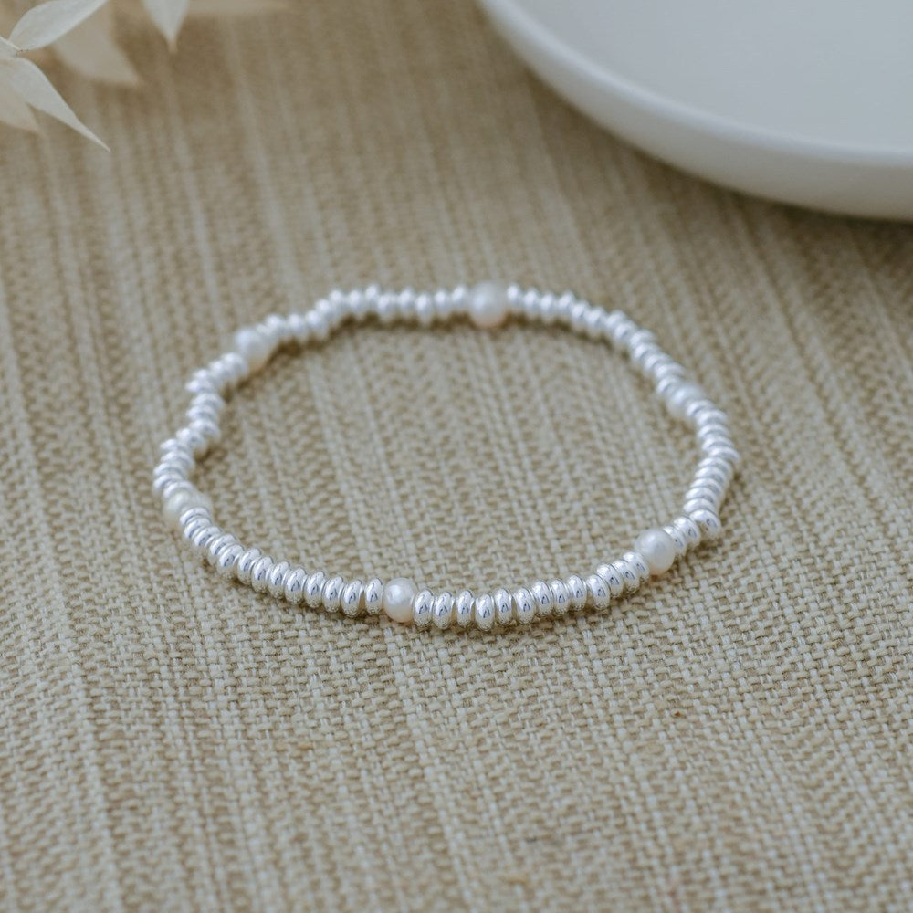 Trixie Bracelet - Silver/White Pearl