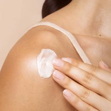Load image into Gallery viewer, Lavender Nights Body Crème
