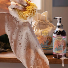Load image into Gallery viewer, Coconut Kiss Cleansing Wash
