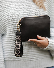 Load image into Gallery viewer, Mandy Wristlet - Black
