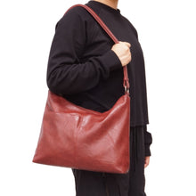 Load image into Gallery viewer, Hoda Crossbody - Camel
