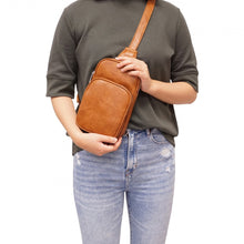 Load image into Gallery viewer, Wynter Sling Bag - Camel
