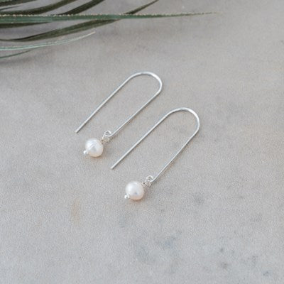 Lore Earrings - Silver/White Pearl
