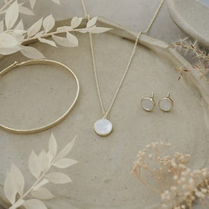 Alluring Necklace - Gold/Mother of Pearl
