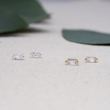 Load image into Gallery viewer, Gracious Studs - Silver
