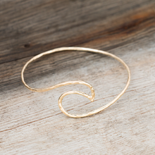 Load image into Gallery viewer, Wave Bangle - Gold
