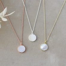 Load image into Gallery viewer, Alluring Necklace - Gold/Mother of Pearl
