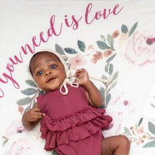 Load image into Gallery viewer, Baby&#39;s First Year Gift Set - All You Need Is Love
